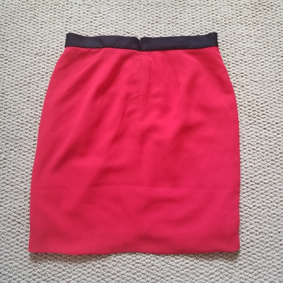 NWT Banana Republic red tulip hem skirt size 2 - Picture 4 of 4